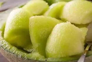 吃瓜咬手指,揭秘吃瓜咬手指的趣味瞬间