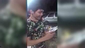 吃瓜之人偷瓜搞笑视频,吃瓜群众上演“瓜田李下”喜剧秀